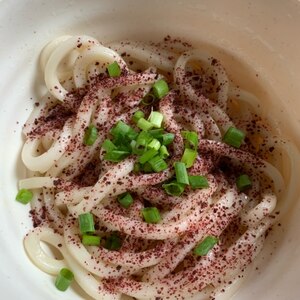 3分で出来る！チンして焼きうどん風ふりかけうどん